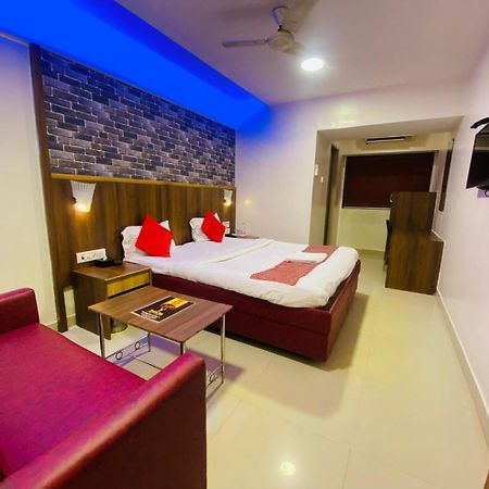 Hotel Vashi Inn Нави Мумбаи Экстерьер фото