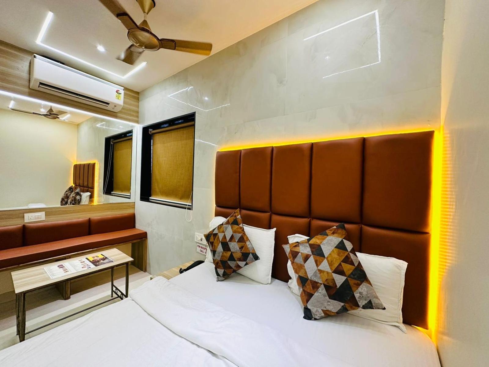 Hotel Vashi Inn Нави Мумбаи Экстерьер фото