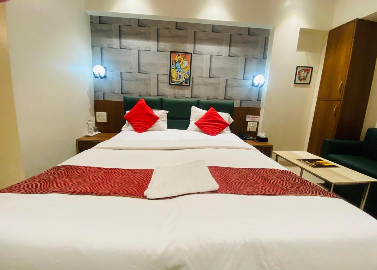 Hotel Vashi Inn Нави Мумбаи Экстерьер фото