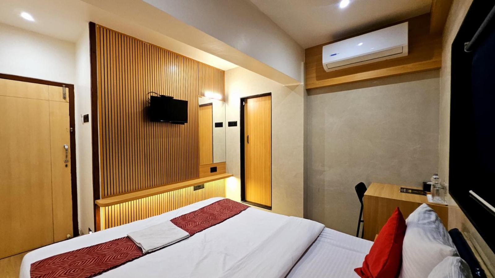 Hotel Vashi Inn Нави Мумбаи Экстерьер фото