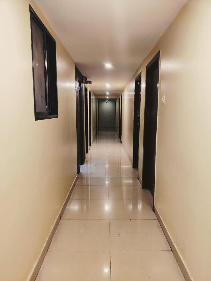 Hotel Vashi Inn Нави Мумбаи Экстерьер фото